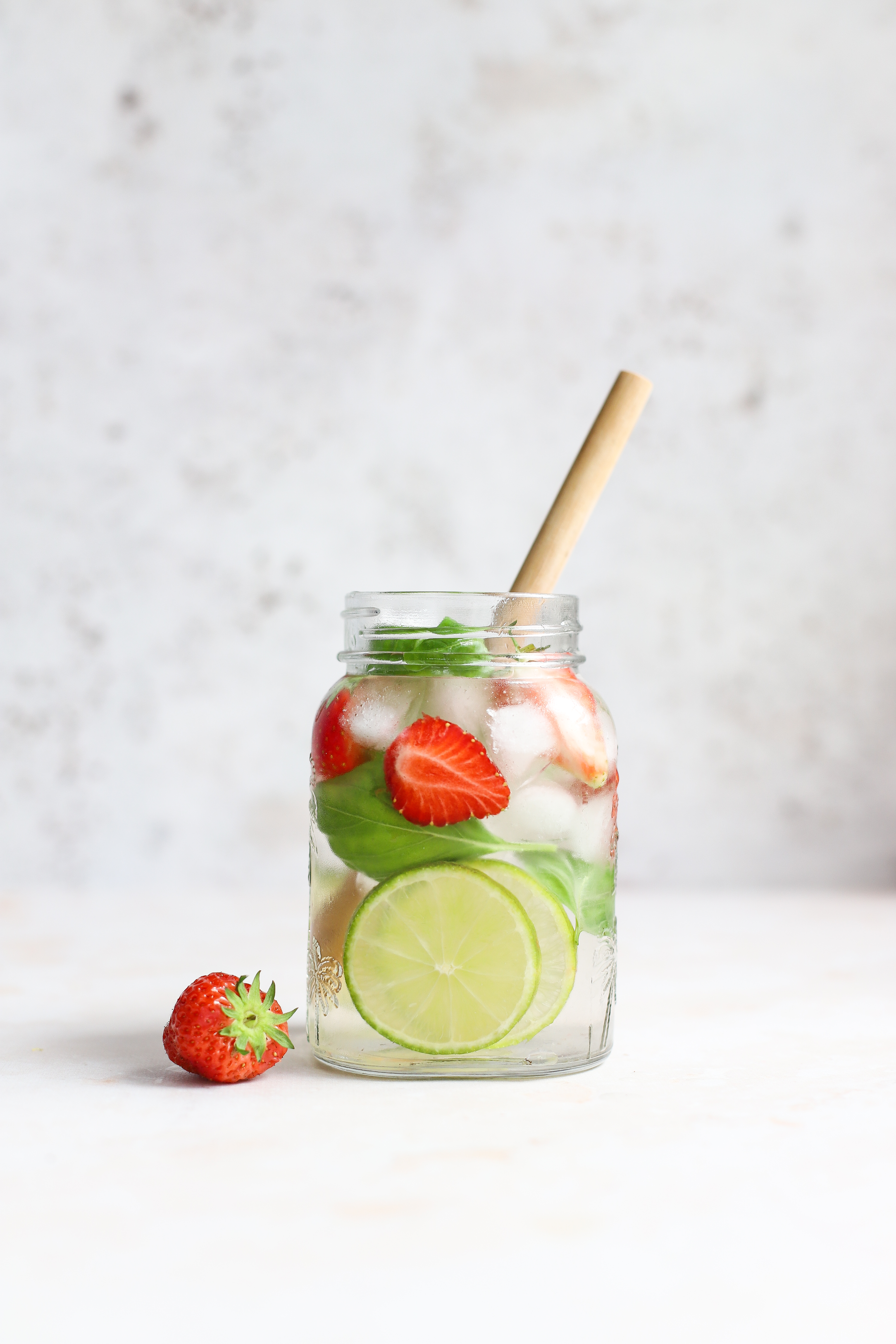 eau-fraise-citron-basilic
